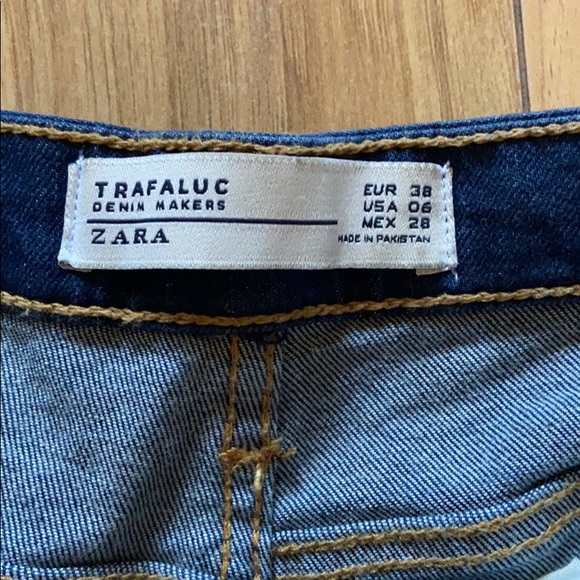 Zara shorts - Picture 2 of 4